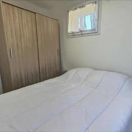 Agreable Climatise A 25m De La Apartment